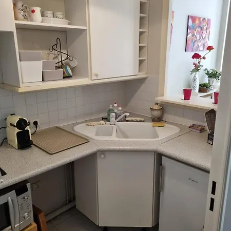 - Centre *
